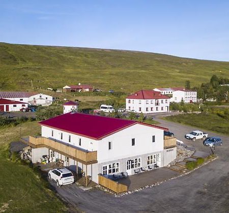 Guesthouse Storu-Laugar Eksteriør bilde