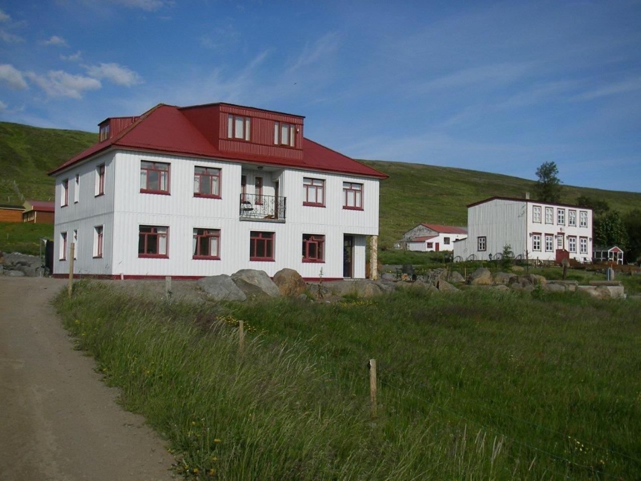 Guesthouse Storu-Laugar Eksteriør bilde