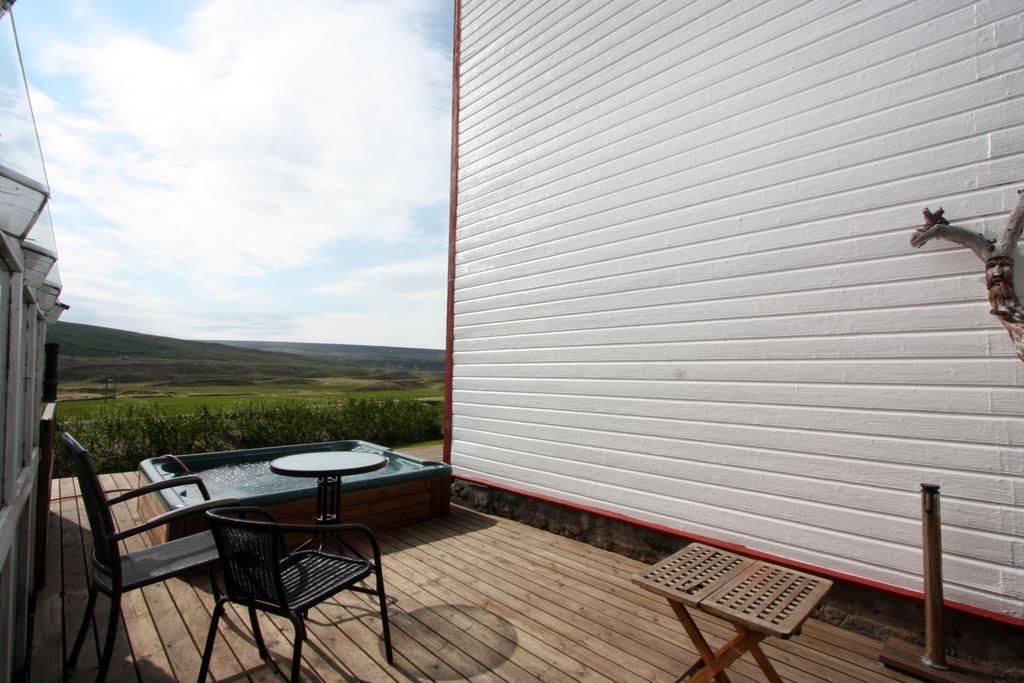 Guesthouse Storu-Laugar Eksteriør bilde