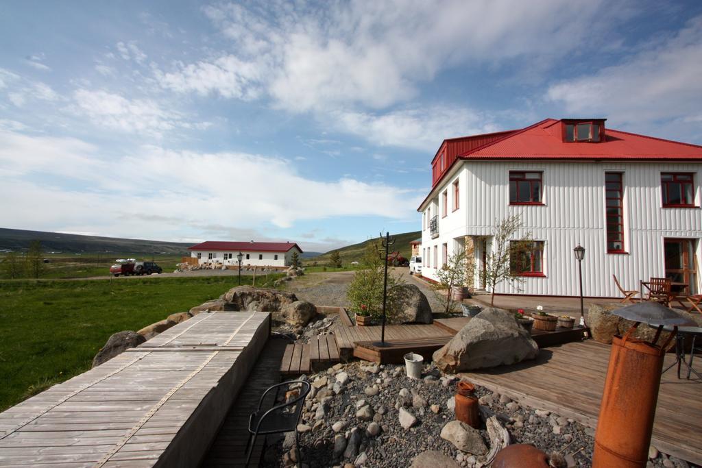 Guesthouse Storu-Laugar Eksteriør bilde