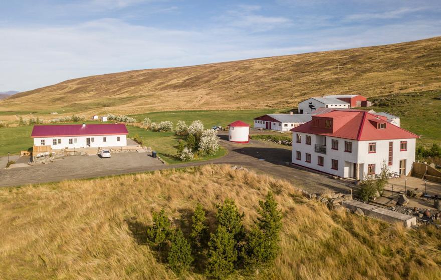 Guesthouse Storu-Laugar Eksteriør bilde